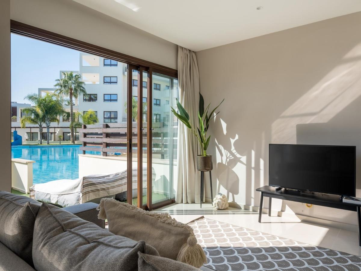Sanders Aqua Park Resort - Precious 3-Bedroom Holiday Home With Shared Pool Limassol Luaran gambar